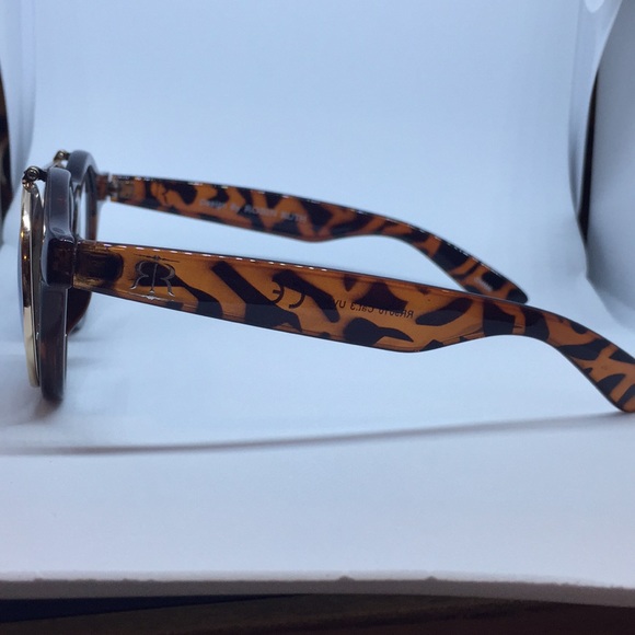 Robin Ruth ‘Cha Cha’ Leopard Sunglasses - Picture 2 of 3